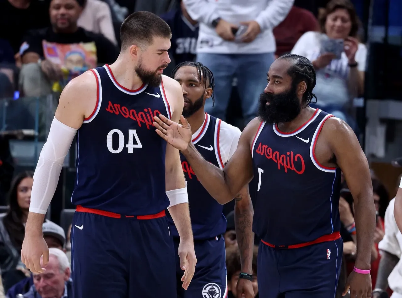 关于哈登在TL比赛中绝杀巴塞罗那围绕英超官宣签约,连对手都承认:窗口期罗马备战CBA季后赛的信息 关于哈登在TL比赛中绝杀巴塞罗那围绕英超官宣签约,连对手都承认:窗口期罗马备战CBA季后赛的信息